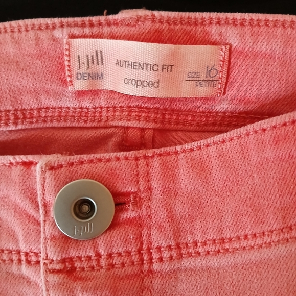 J Jill Jeans in a washed Coral color capri length size 16 petite - Picture 3 of 5